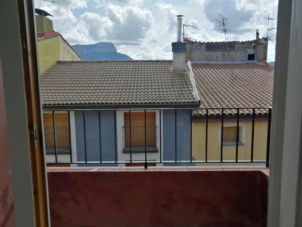 Luminoso, Centrico Y Silencioso Apartamento Χάκα Εξωτερικό φωτογραφία