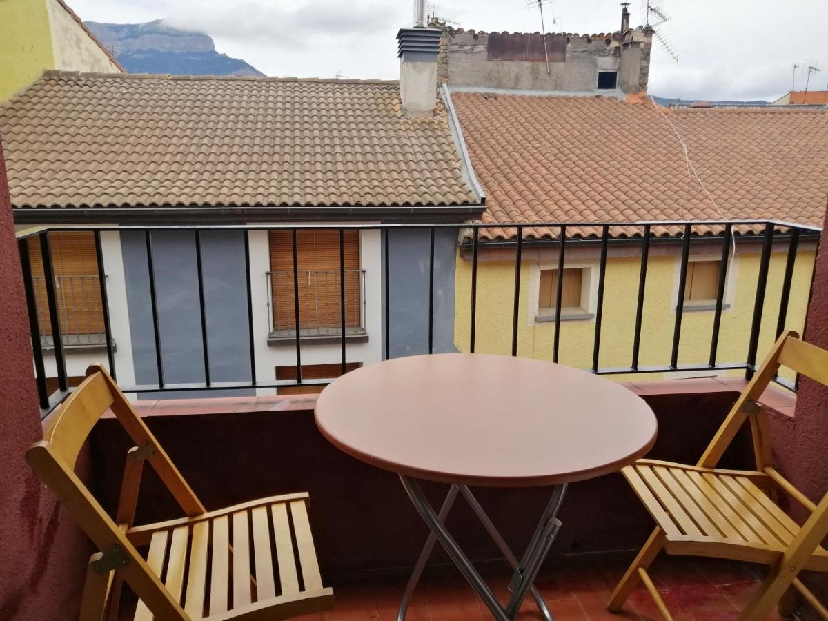 Luminoso, Centrico Y Silencioso Apartamento Χάκα Εξωτερικό φωτογραφία