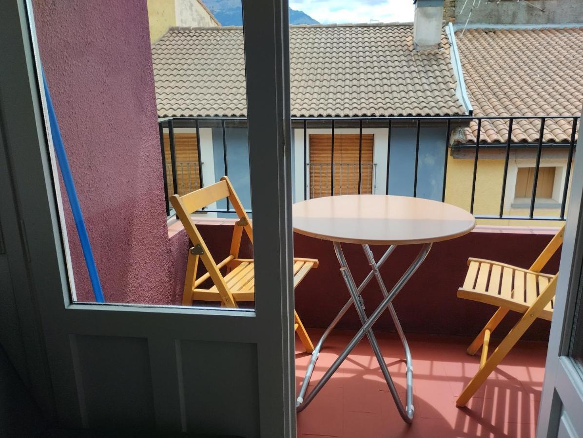 Luminoso, Centrico Y Silencioso Apartamento Χάκα Εξωτερικό φωτογραφία